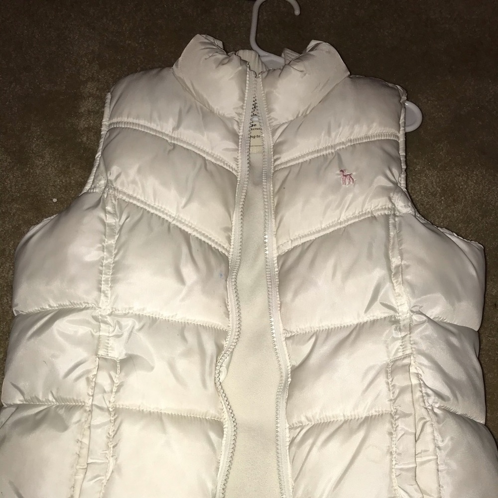 An Old navy white vest